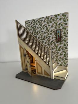 HP - Schrank unter der Treppe (the cupboard under the stairs) - Book Nook - seitlich